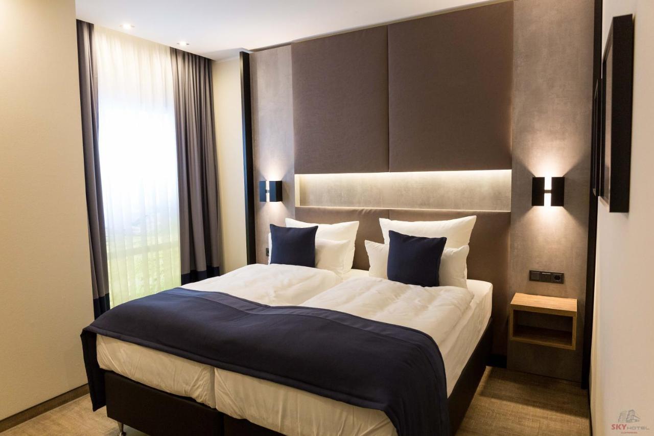 SKY Hotel Cloppenburg Buitenkant foto