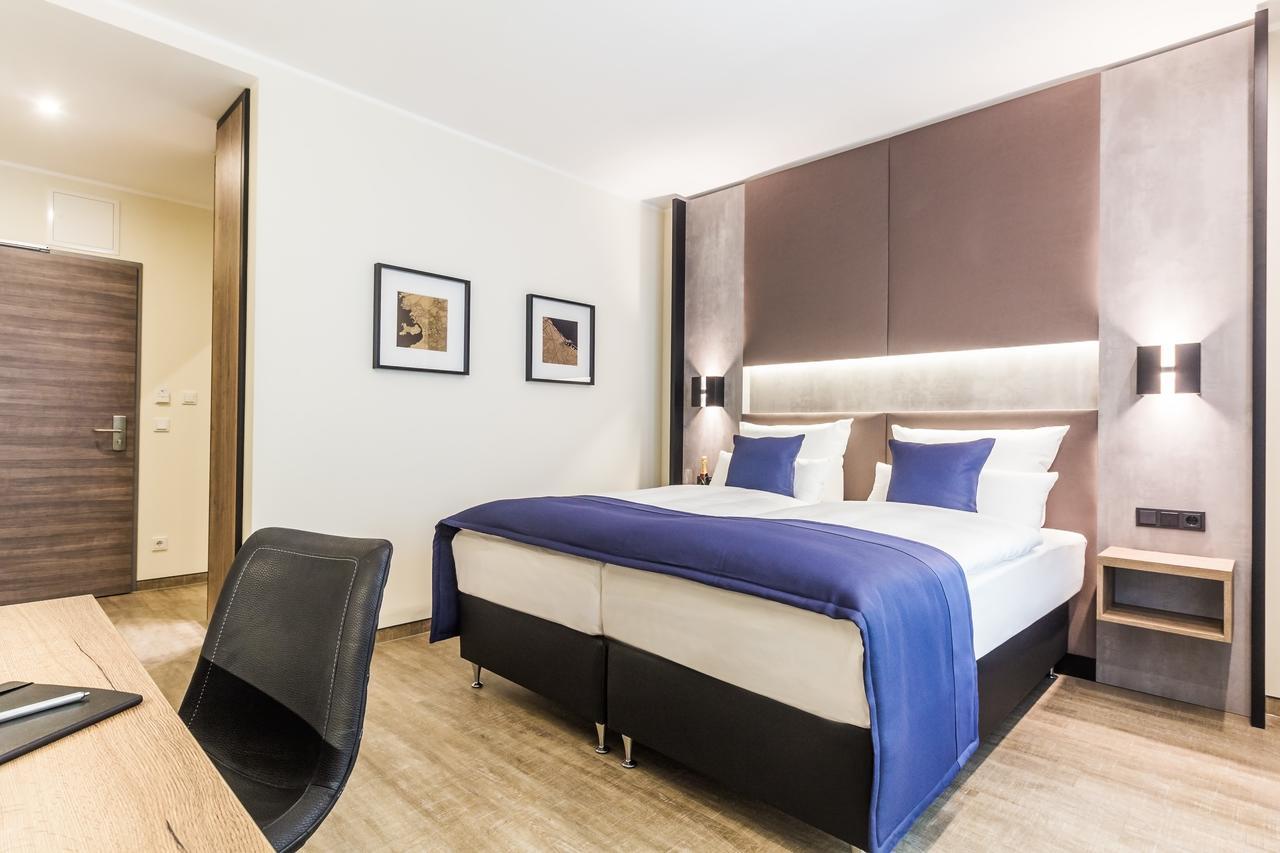 SKY Hotel Cloppenburg Buitenkant foto